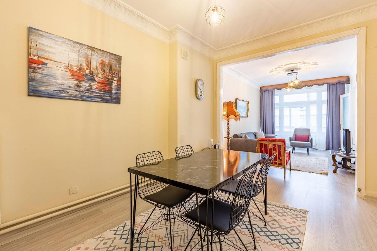 Charming Apartment Surrounded By Vibrant Attractions In Kadikoy อิสตันบูล ภายนอก รูปภาพ