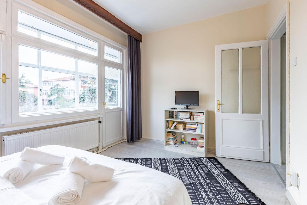 Charming Apartment Surrounded By Vibrant Attractions In Kadikoy อิสตันบูล ภายนอก รูปภาพ
