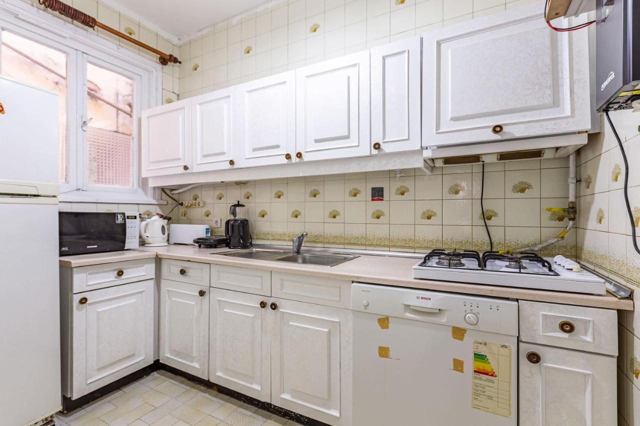 Charming Apartment Surrounded By Vibrant Attractions In Kadikoy อิสตันบูล ภายนอก รูปภาพ